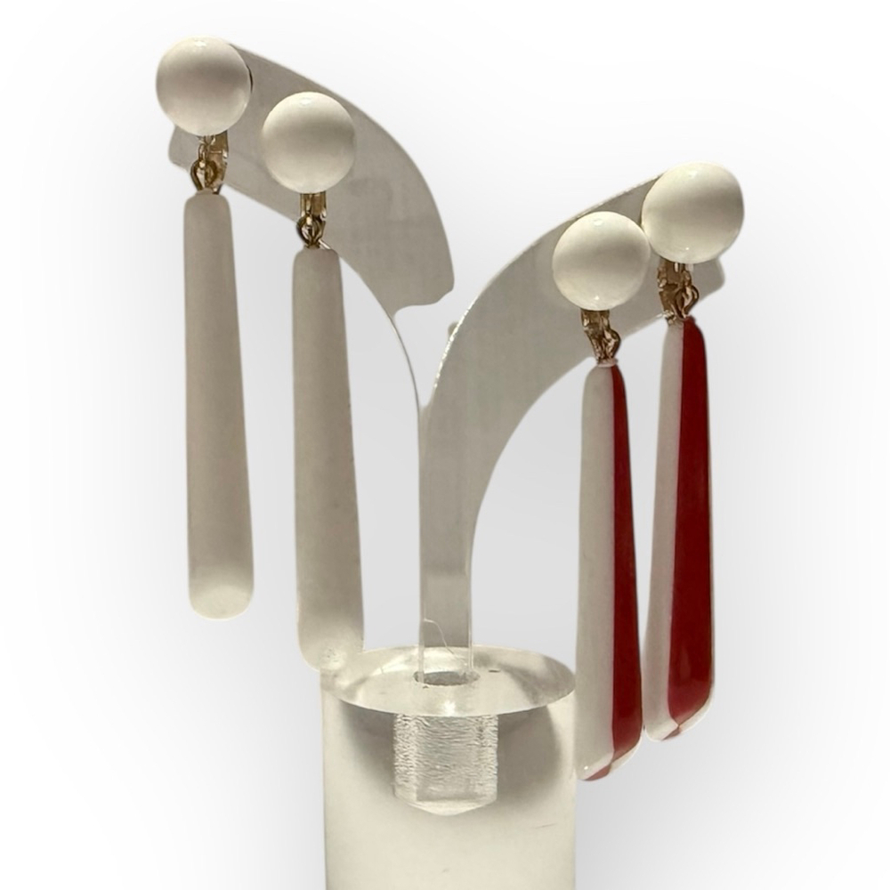 Vintage Trifari White Red Dangle Clip-On Earrings 2 Pair Gold Tone